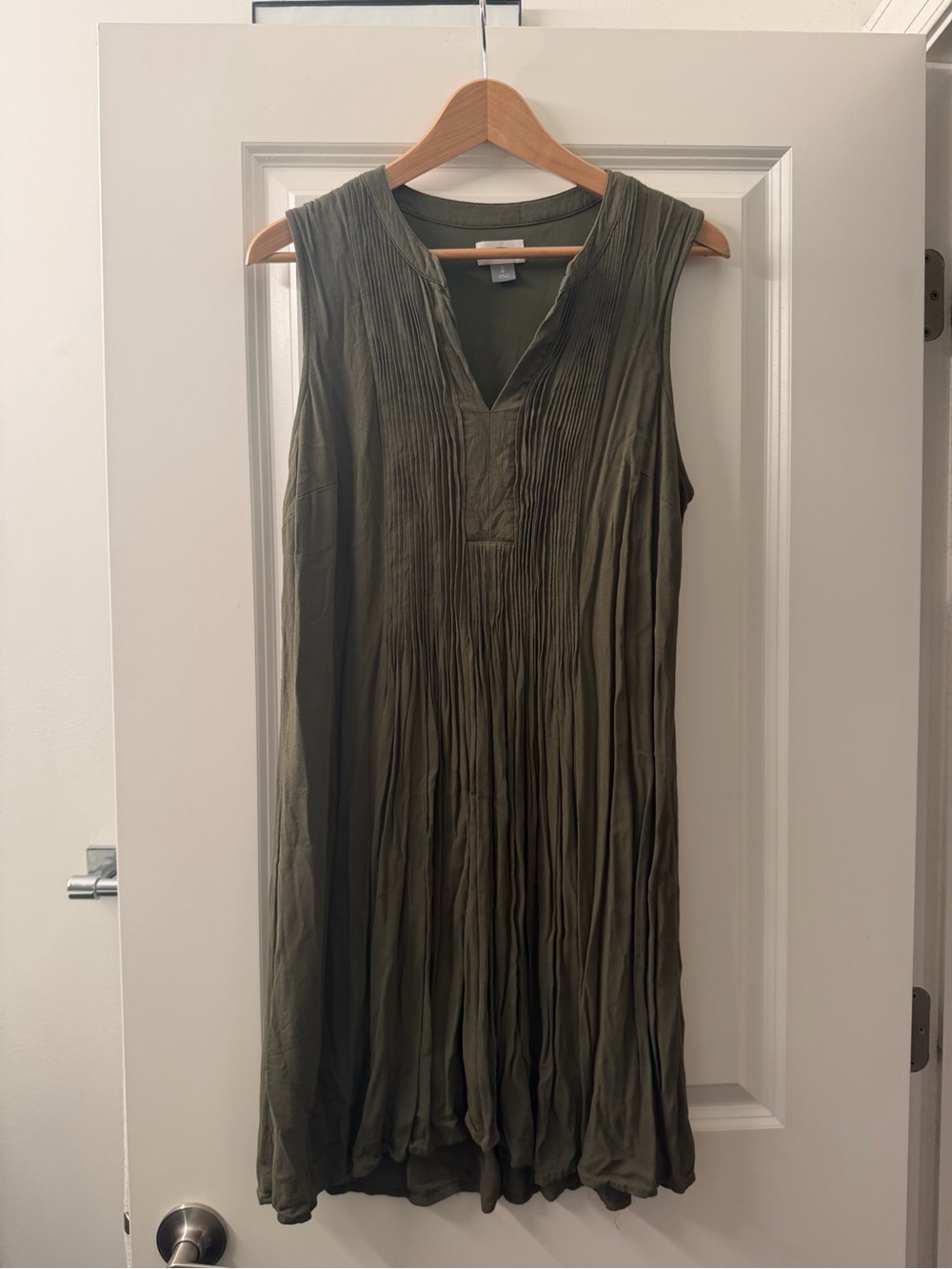 Old Navy Olive Sleeveless Pleated Midi Dress